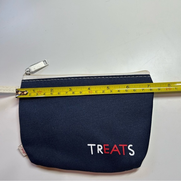 Ellen Degeneres LOVE clutch wristlet insulated dog treat bag. - Picture 4 of 7